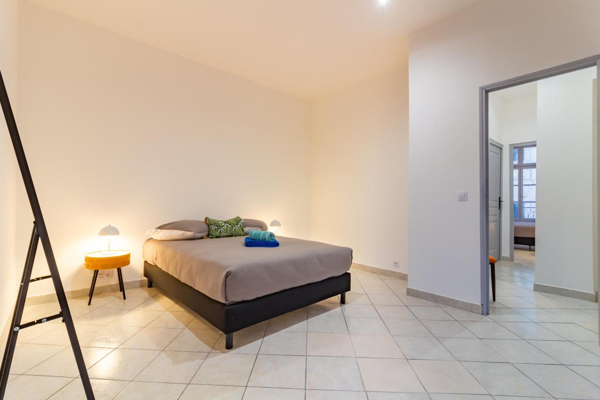 Spacieux Appartement En Plein Coeur De Béziers Eksteriør bilde